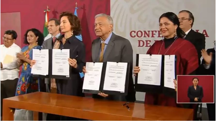 México firma convenio con la Unesco en favor de las lenguas indígenas