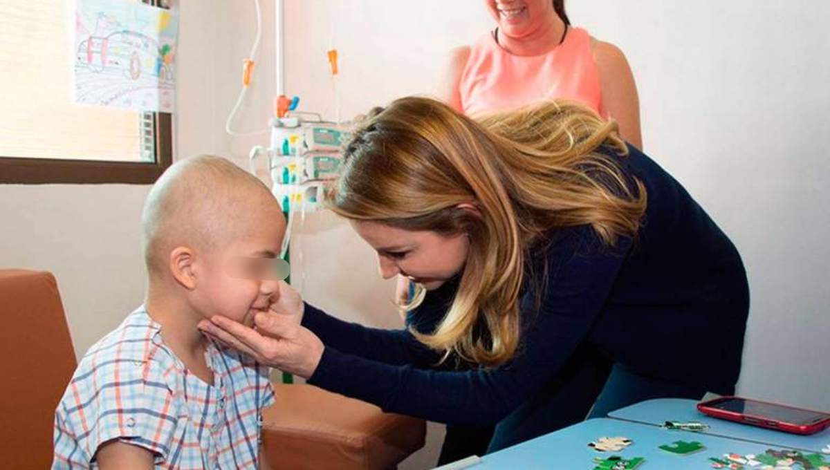 ¿De corazón o por obligación? Recuerdan visitas de Angélica Rivera a niños con cáncer