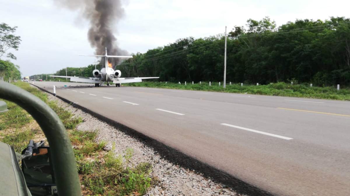 Sedena decomisa millonario cargamento de cocaína de “narcoavioneta” en llamas