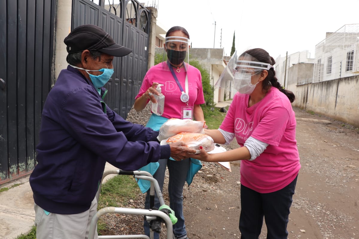 Entregan DIF de  San Pedro Cholula y la empresa Bachoco 5 toneladas de pollo fresco para 20 mil beneficiarios  del municipio
