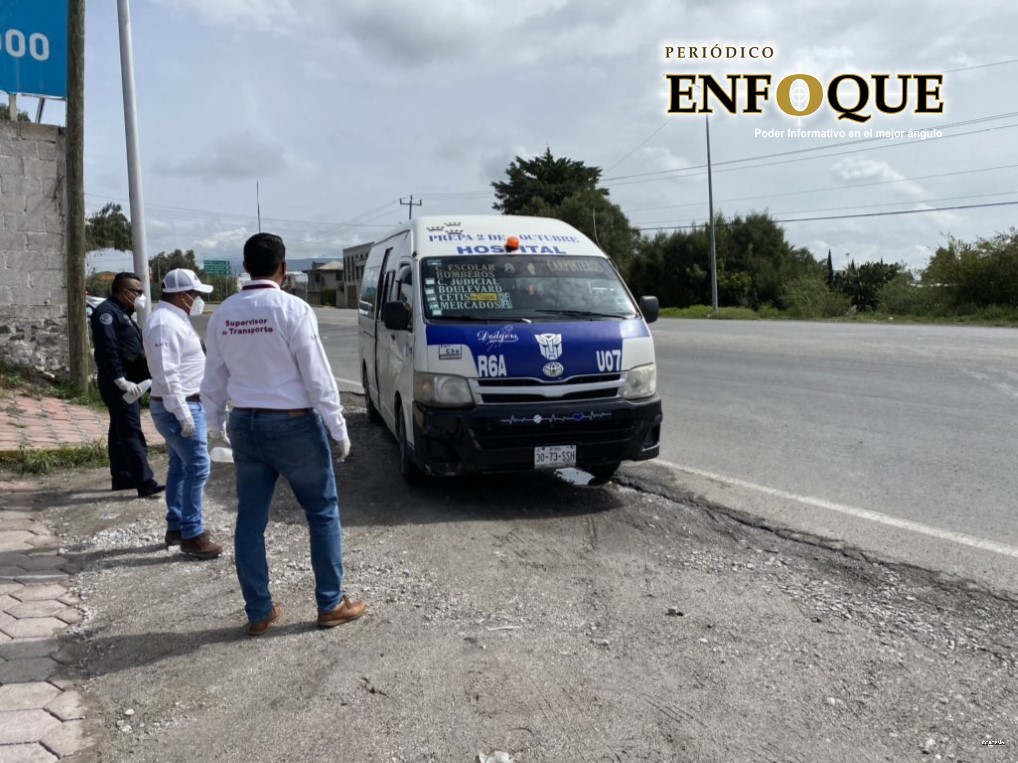 SMT realiza operativos de sana distancia en el transporte público de Tepeaca 