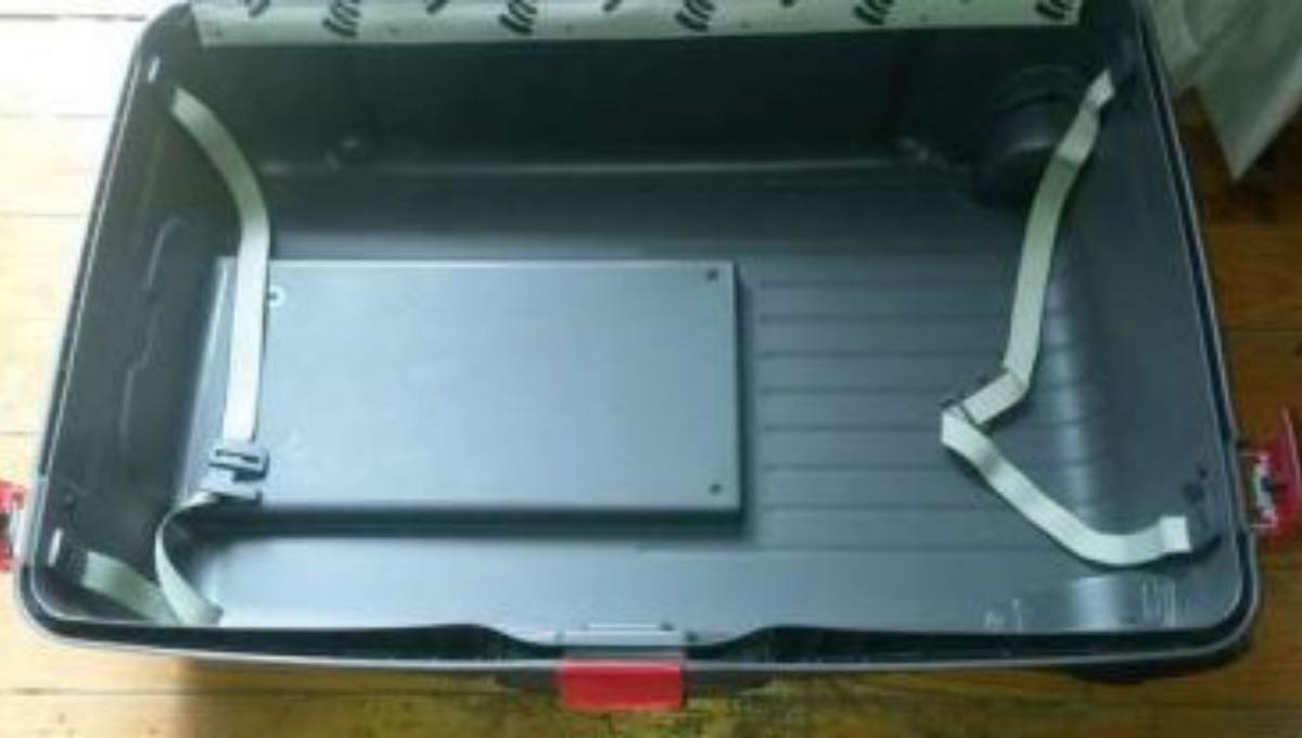 Hombre muere asfixiado dentro de una maleta; jugaba con su novia a las escondidas