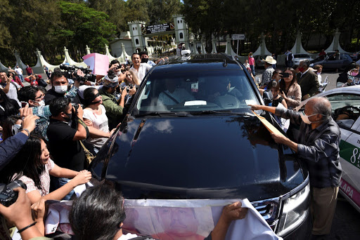 En Veracruz le gritan a AMLO: sólo atiendes a la mamá del 'Chapo'
