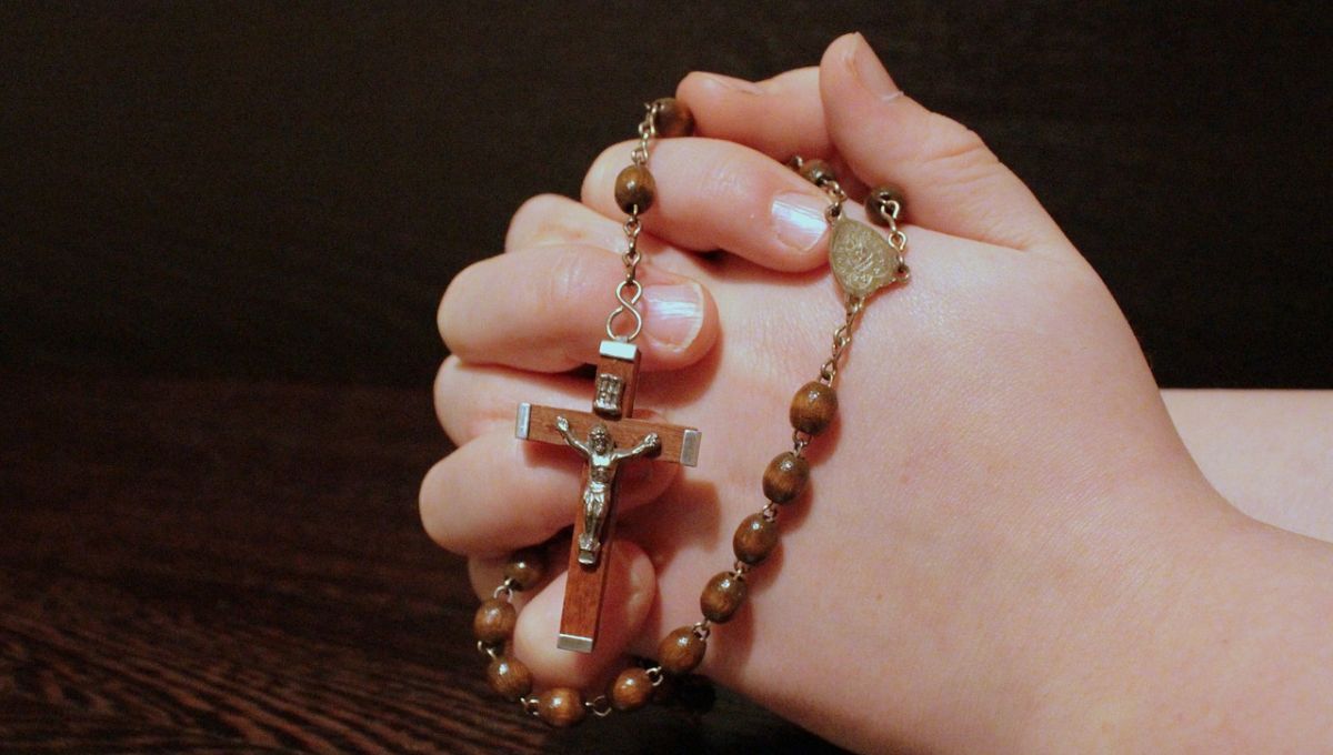 Matan a niña de 9 años durante el rosario de su mamá