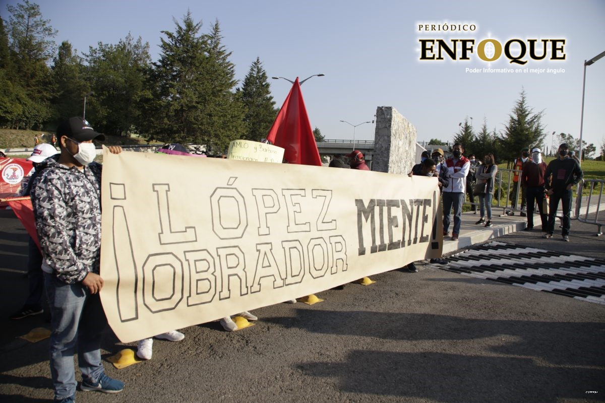 Jóvenes Antorchistas reprochan falta de empleo a AMLO