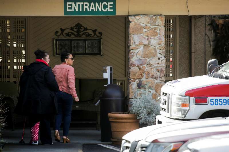 Confirman muerte de paciente con coronavirus en California; Los Ángeles declara alerta sanitaria
