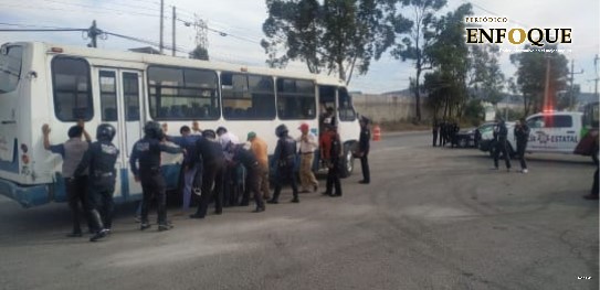Elementos de Seguridad realizan operativos en tramos carreteros de Amozoc; detienen  a sujeto con sustancias psicotrópicas