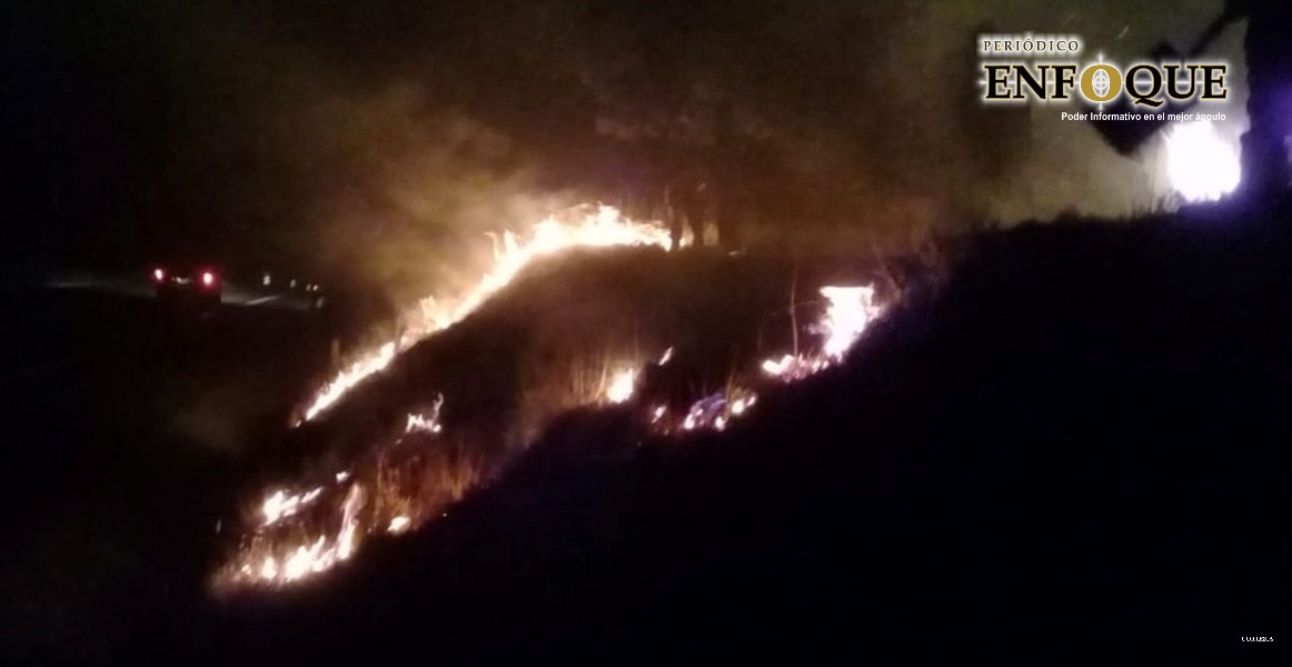 Sofocan incendio forestal en Acajete; se afectan 10 hectáreas