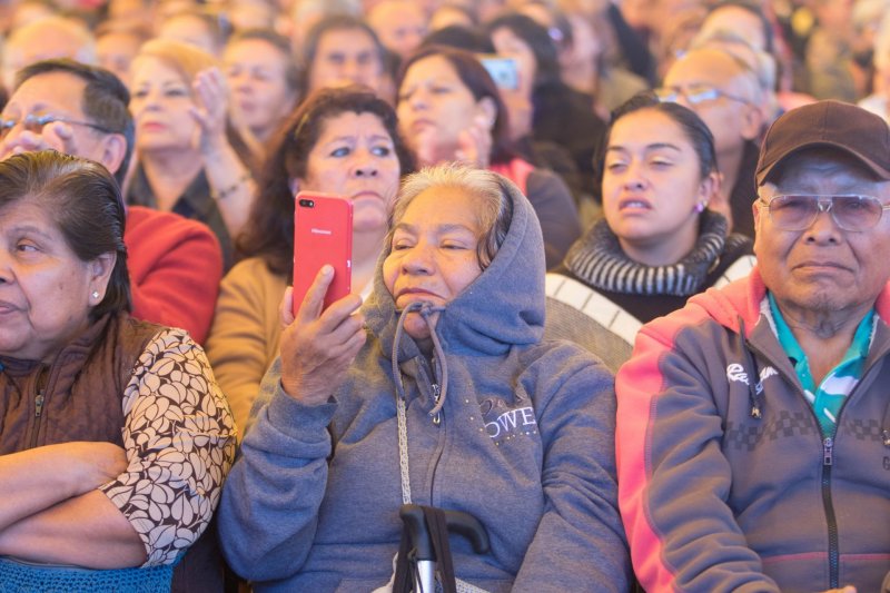 Adultos mayores, los primeros a cuidar ante coronavirus: AMLO