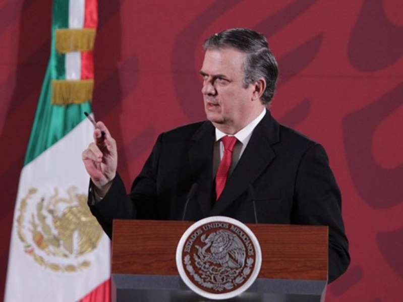 Frontera México-EU se mantendrá abierta, pero con restricciones