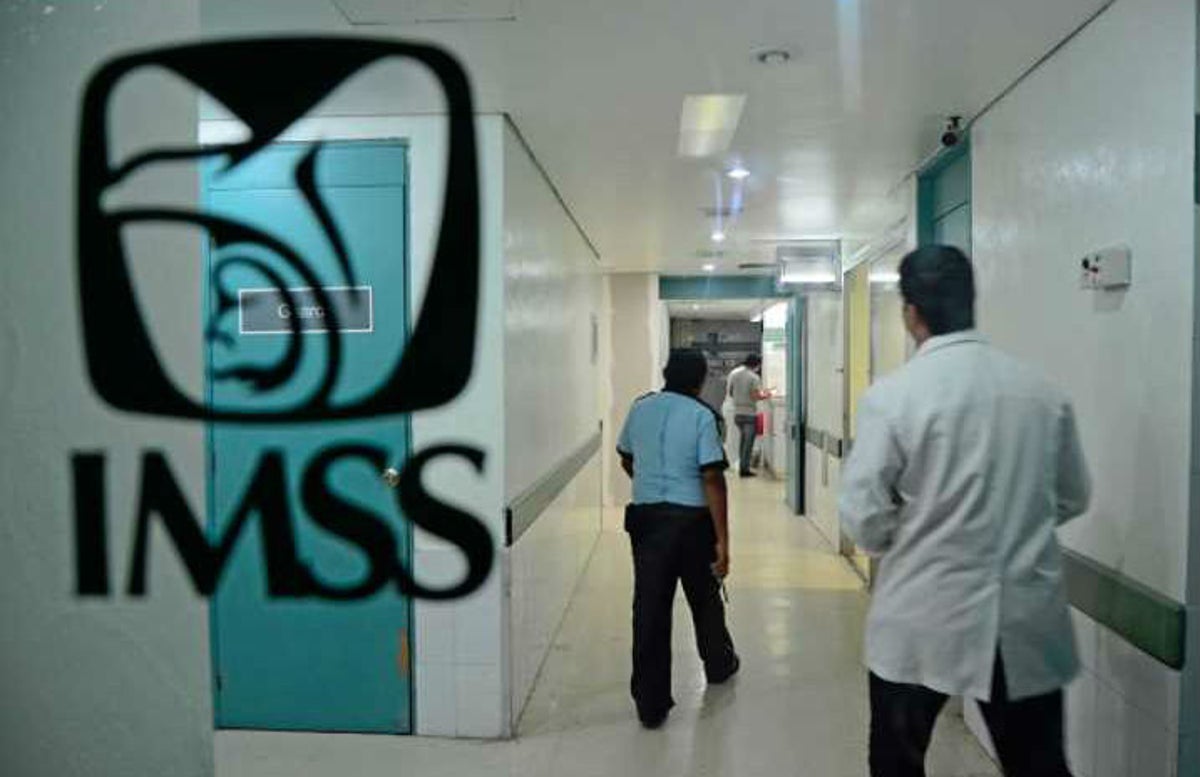 IMSS reconoce fallas en el Instituto al principio de la epidemia 