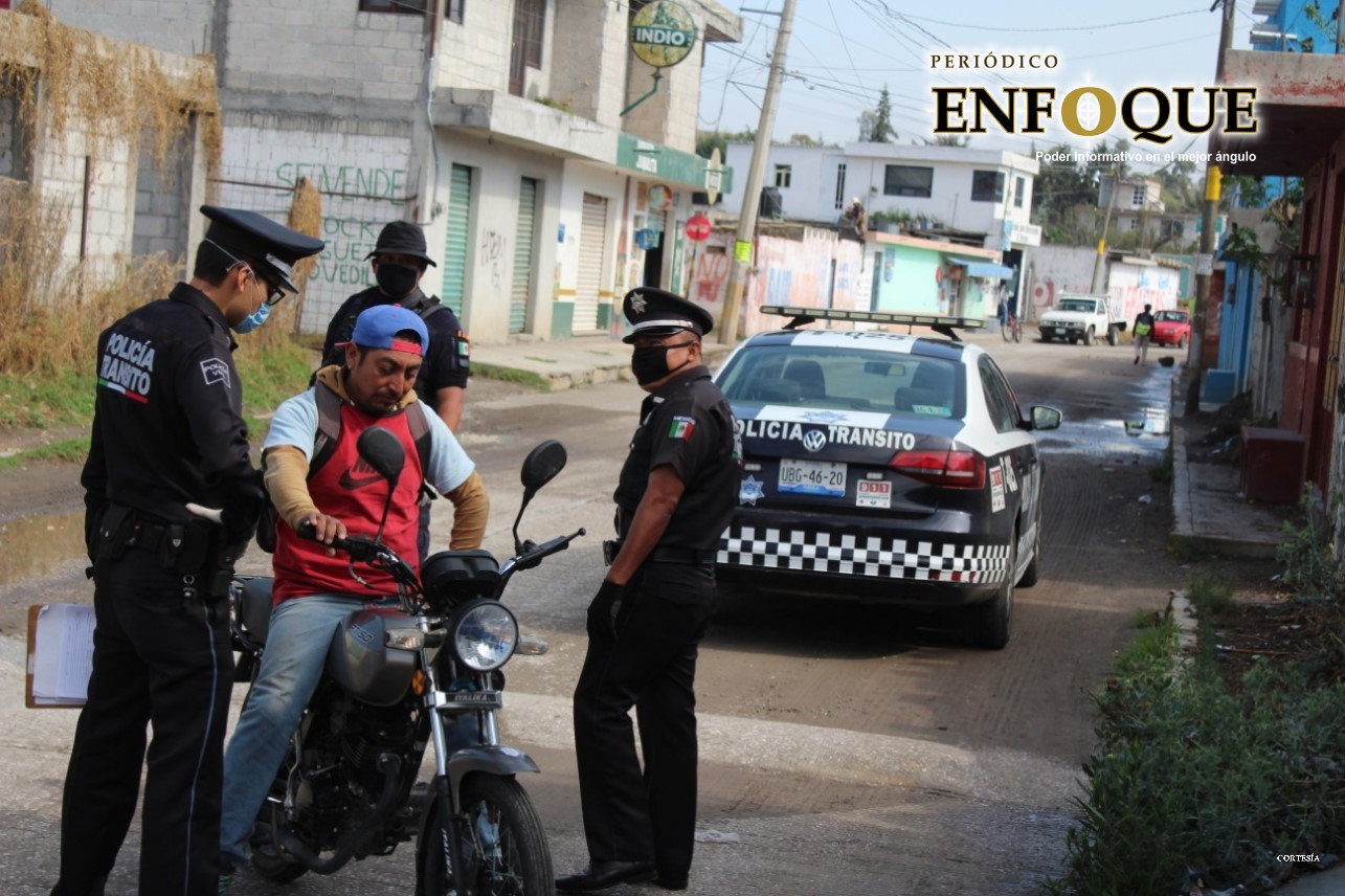 Amozoc implementa operativos para identificar vehículos con reporte de robo