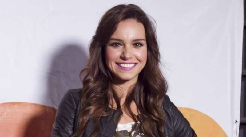 La conductora Tania Rincón contrata taxistas para que transporten a enfermeras Covid-19