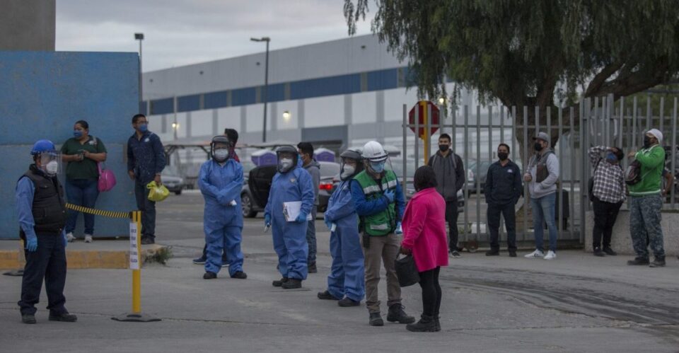 Empresas deberán realizar una autoevaluación antes de reiniciar actividades: IMSS