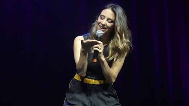 Tunden a Sofía Niño de Rivera por reclamar a Volaris el uso de su imagen