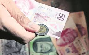 ¿Te preocupa que billetes y monedas estén contaminados con COVID-19? Te explicamos qué ocurre