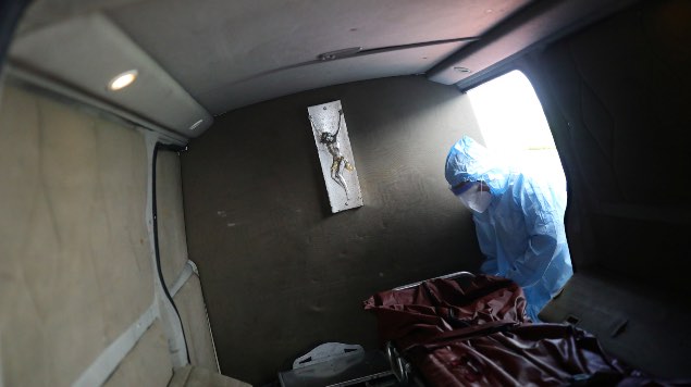 Entregan cuerpo equivocado a familiares de fallecido por COVID-19; IMSS responde