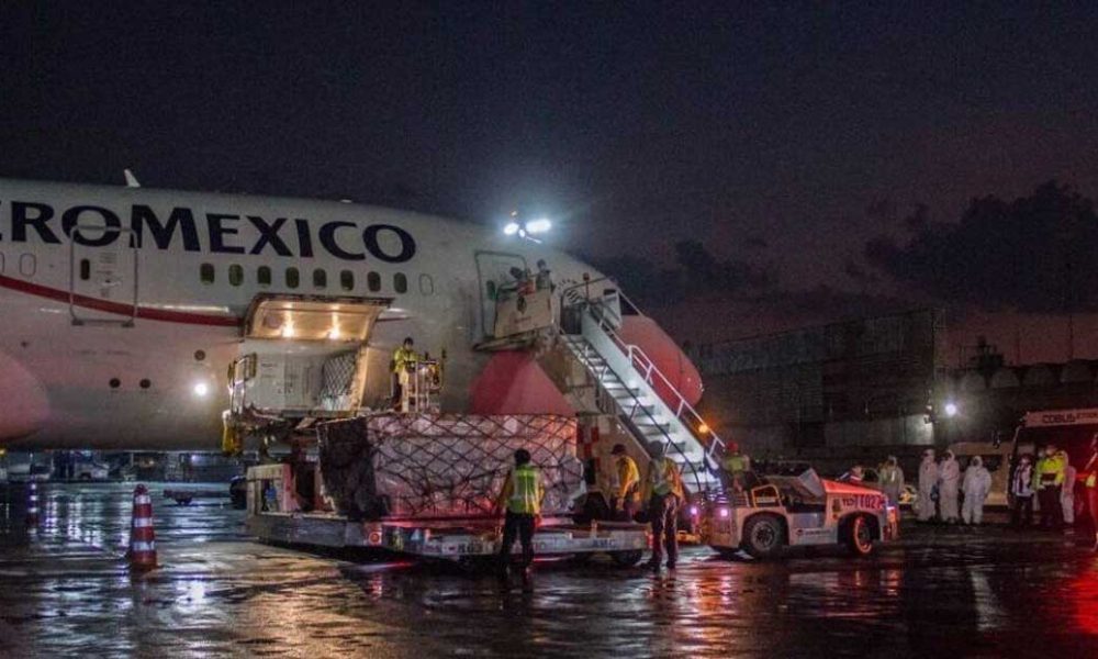 Llega decimotercer vuelo de China con insumos para combatir COVID-19