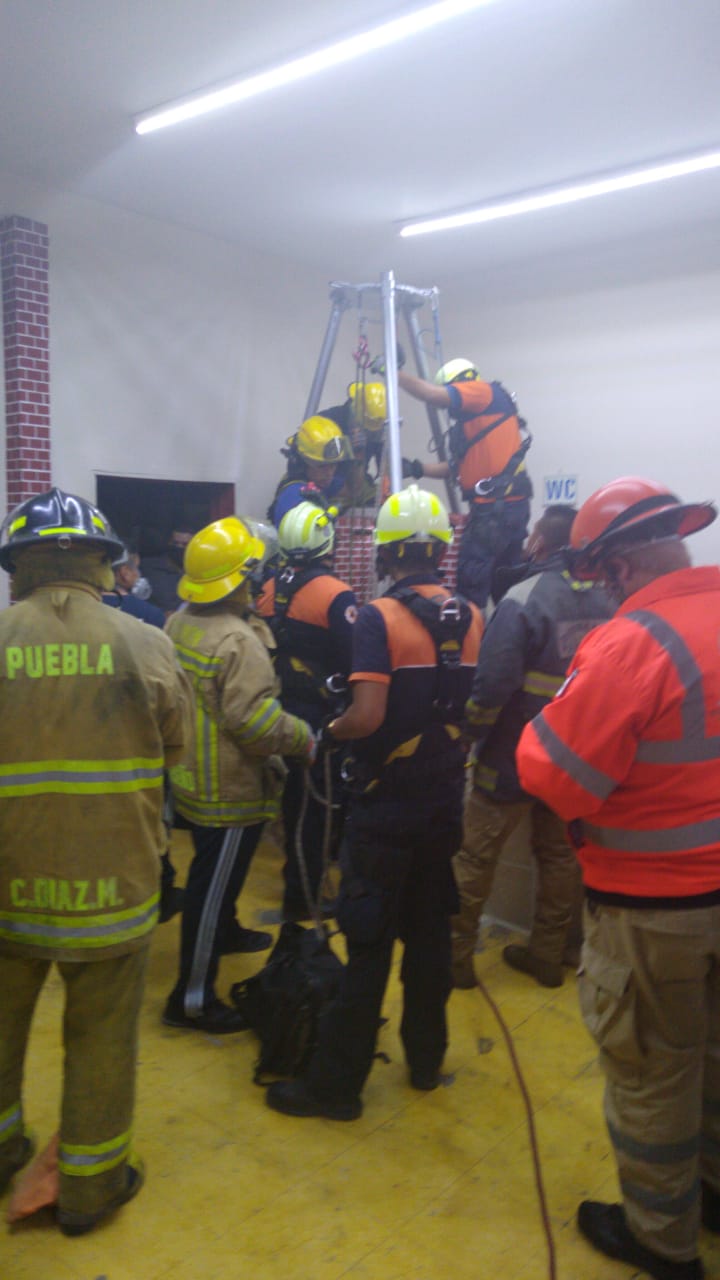 Bomberos de San Andrés Cholula rescatan con éxito a un menor