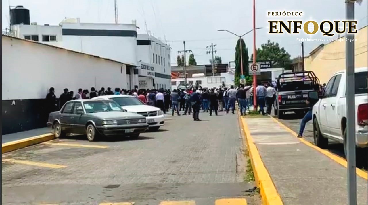 Incendian Alcaldía de Coronango y dañan Comisaría de Cholula tras detención de delincuentes