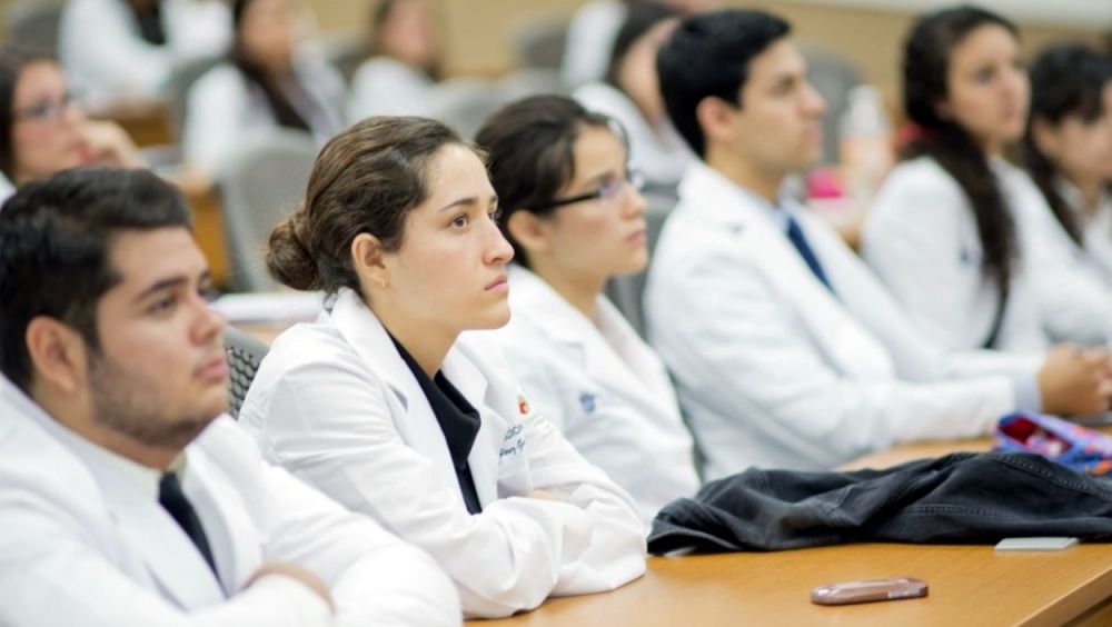 Hay denuncias de que se vendían exámenes a estudiantes de Medicina; se investigará: AMLO