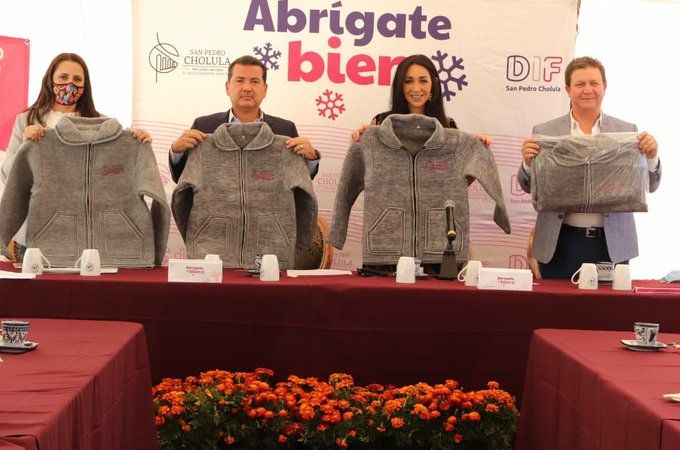 Entregará Ayuntamiento de San Pedro Cholula prendas a abuelitos del municipio a través del programa “Abrígate Bien"