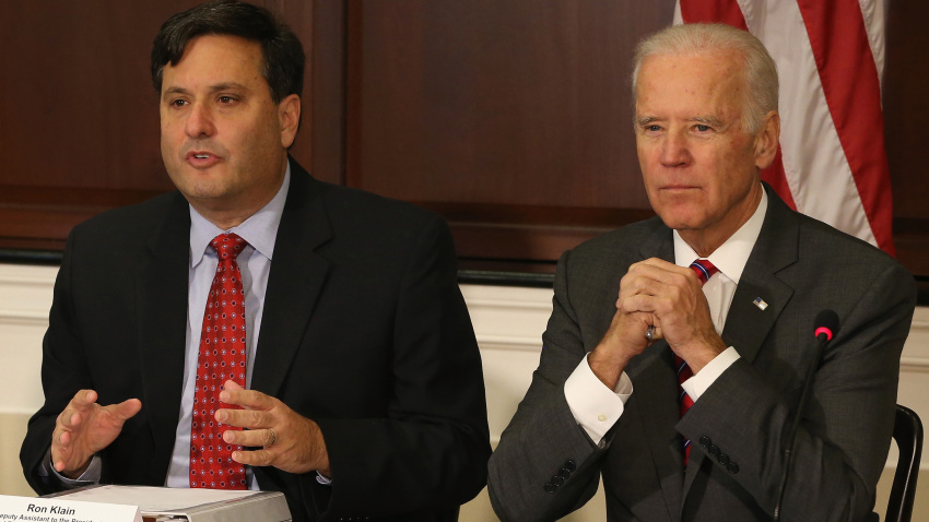 Biden elige a Ron Klain, su asistente en el Gobierno de Obama, como jefe de Gabinete