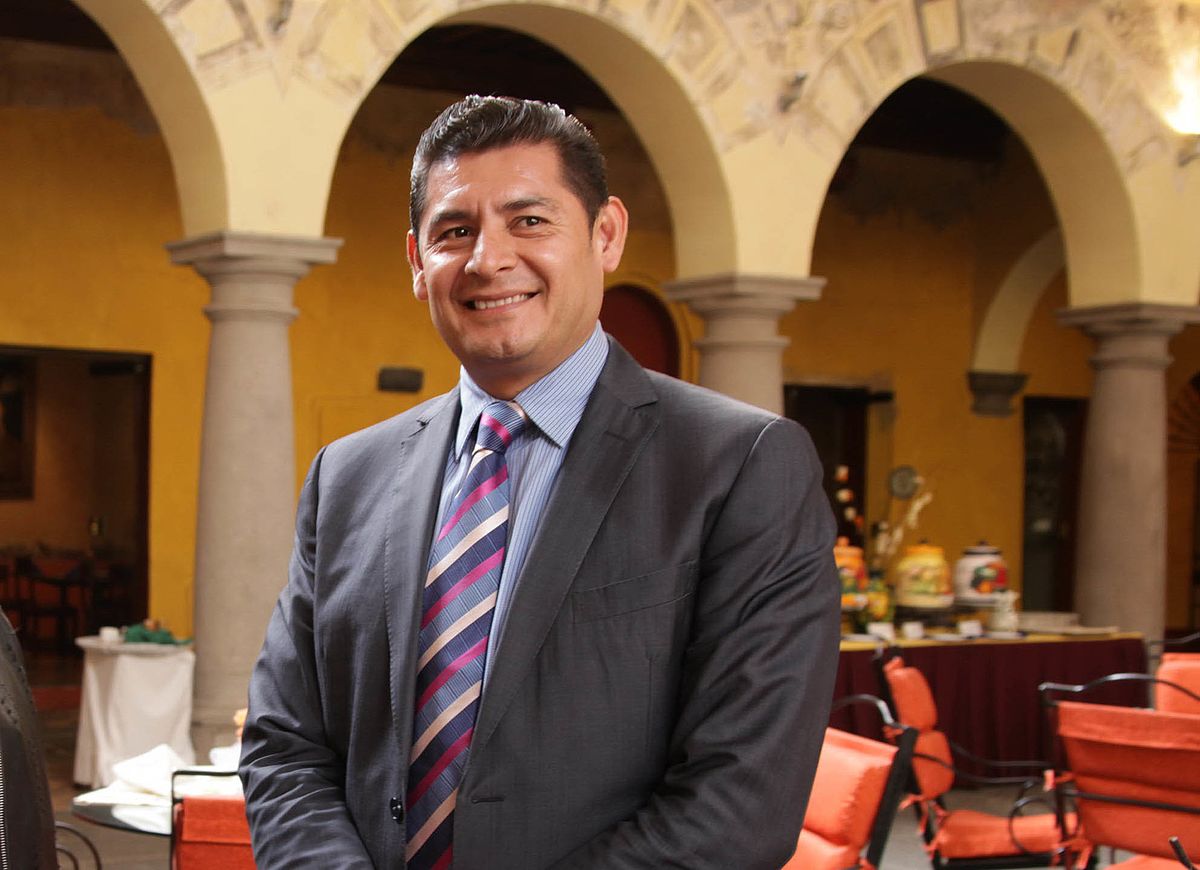 Alejandro Armenta declara que únicamente apoyará a Morena como Militante y no tiene pensado buscar algún puesto mayor por algún beneficio propio. 