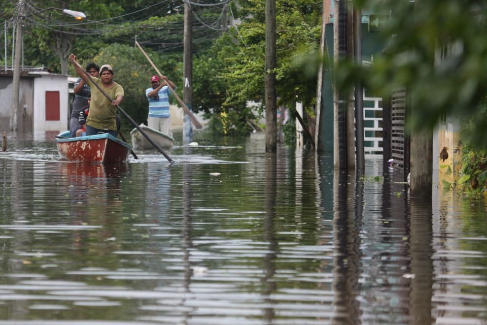 Lluvias 'sorprenden' a municipios en Tabasco que no habían registrado afectaciones