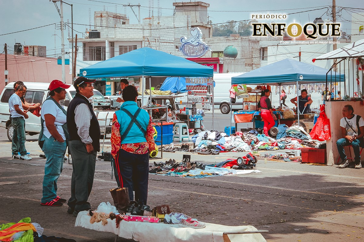 Regidores avalan instalación de ambulantes para temporada navideña