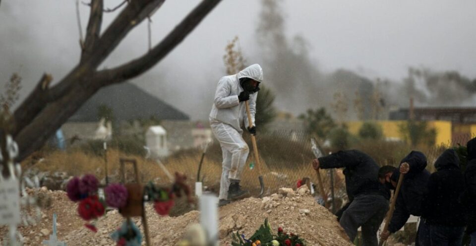 Gobierno anuncia programa de apoyo de gastos funerarios para familias de fallecidos por COVID-19