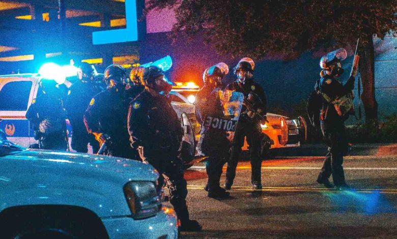 Mujer provocó una persecución policial para atrapar a su esposo con la amante