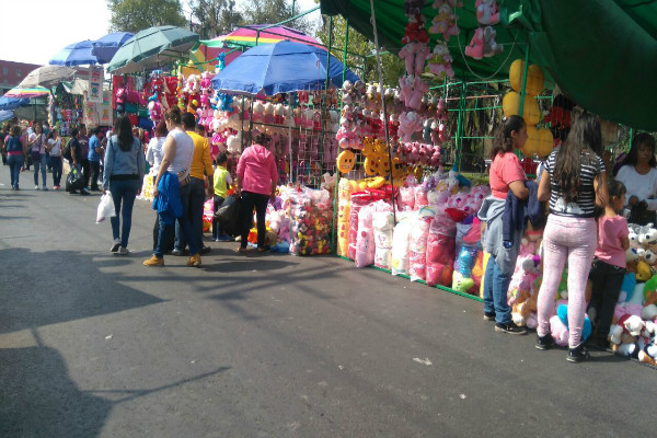 Cabildo de Puebla aprueba instalación de ambulantes para Navidad