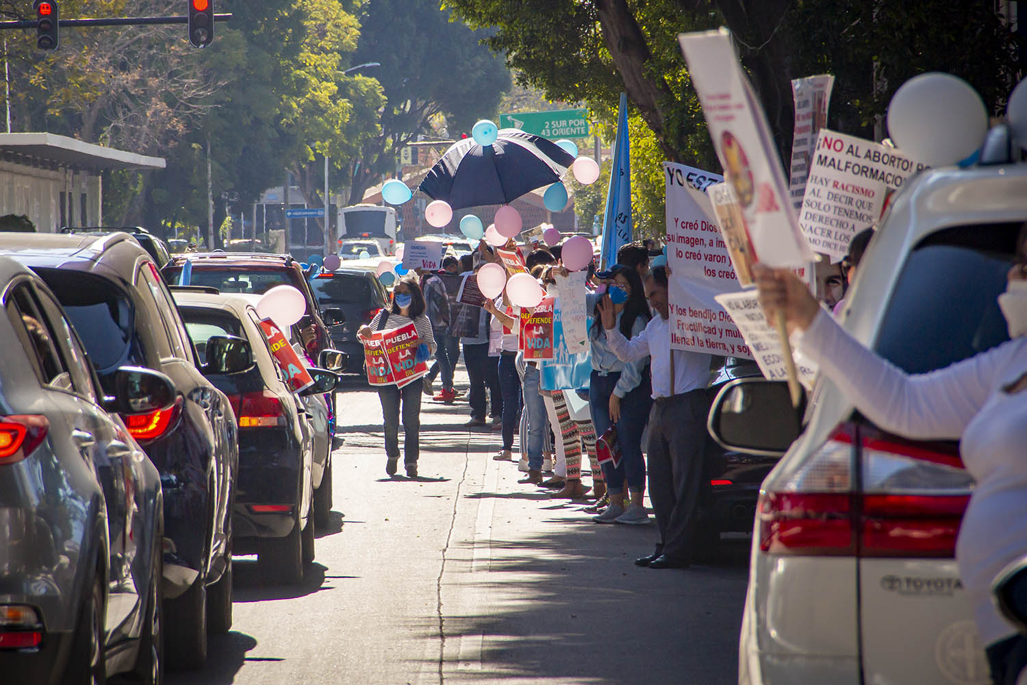 Colectivo Pro Vida se manifiestan en contra de la interrupción legal del embarazo en Puebla
