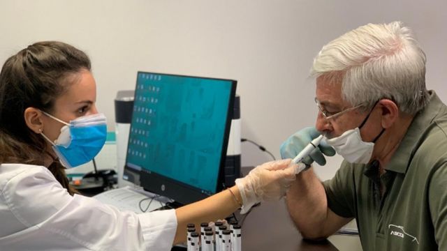 ¿Te dio COVID y extrañas tu sentido del olfato? Este estudio te dice cuánto podría tardar en volver