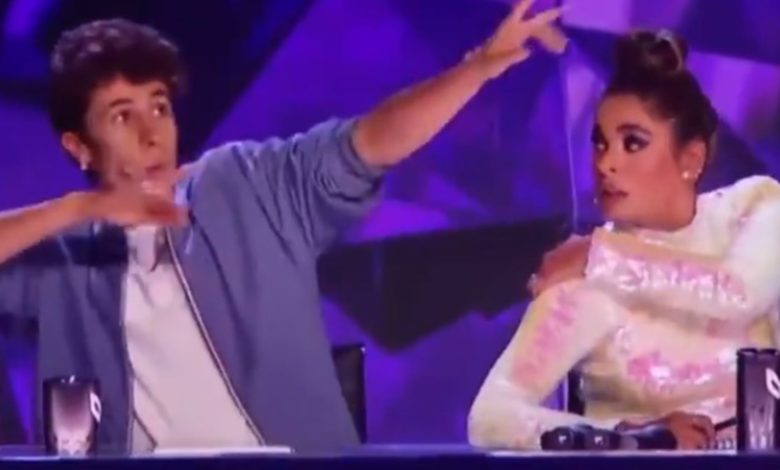 Juanpa Zurita imita a Cuauthémoc Blanco frente a Galilea Montijo y llueven los memes