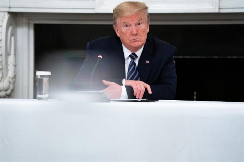 ¿El positivo a COVID-19 de Trump pone en riesgo a un gran círculo de asesores de la Casa Blanca?