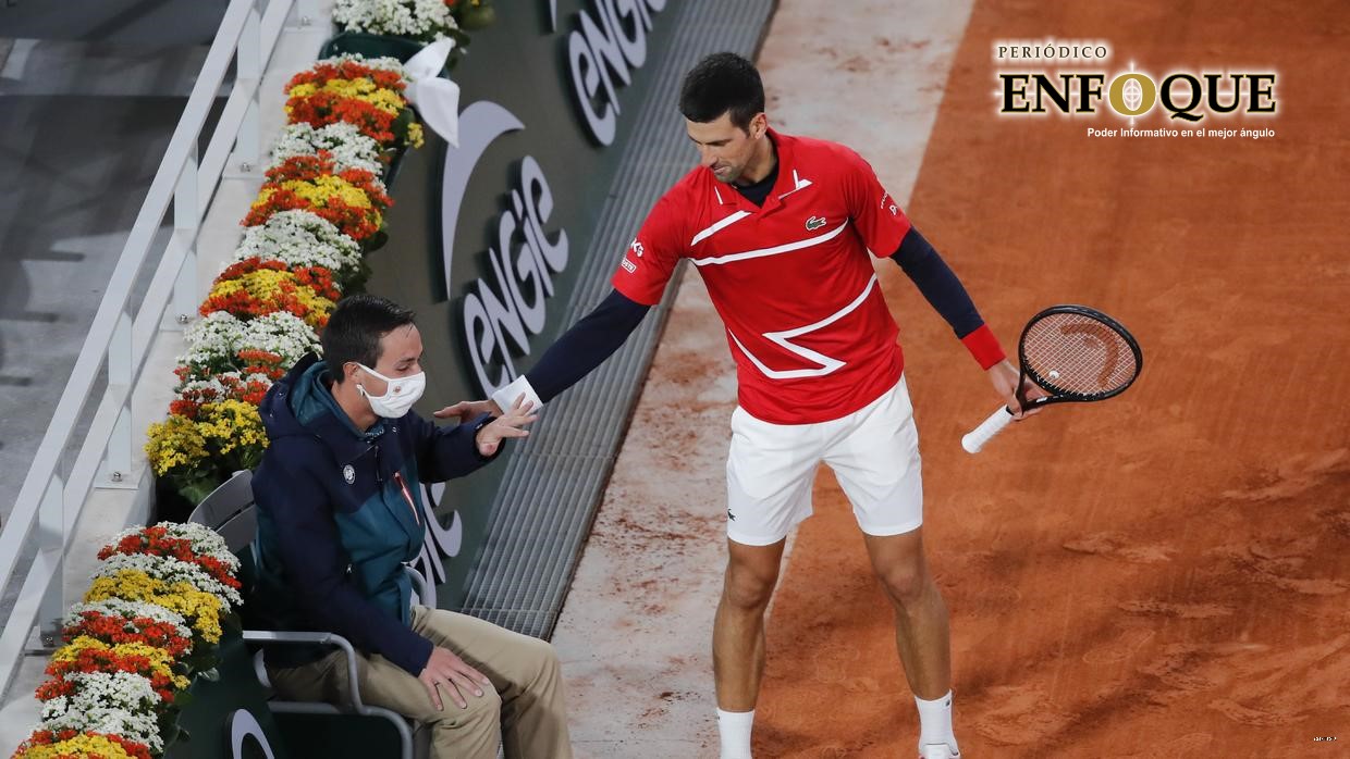 Novak Djokovic llega a cuartos de final en el Roland Garros. 