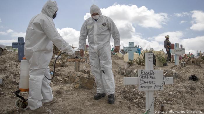 Muertes por COVID-19 se disparan a 81,877 y los casos a 789,780 tras cambio en metodología