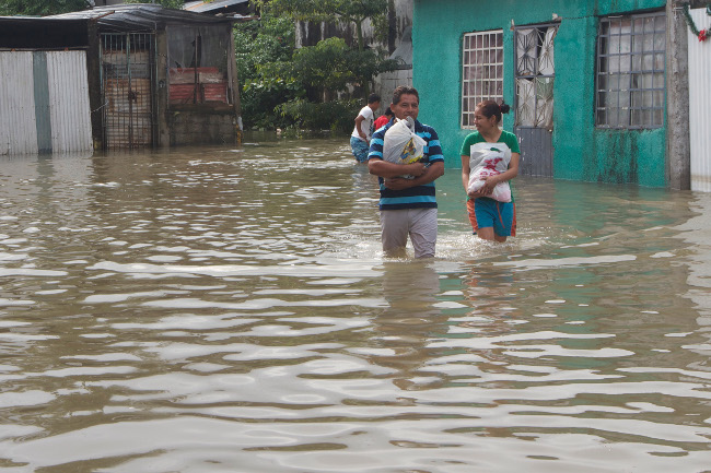 Ante lluvias severas, emiten declaratoria de emergencia para 8 municipios de Tabasco