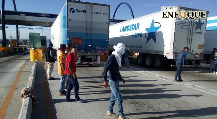 Toman caseta Tlaxcala-Texmelucan para exigir ayuda a los pobres