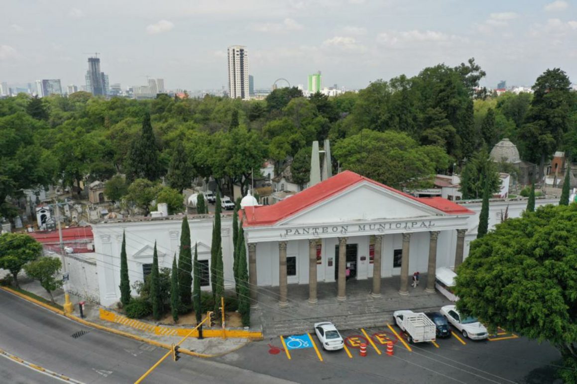 No habrá reapertura de panteones para Día de Muertos: Claudia Rivera