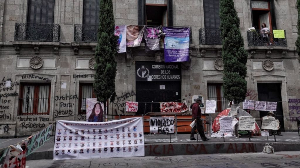 CNDH da a conocer sus nuevas oficinas 'transitorias', luego de toma de su sede en el Centro Histórico