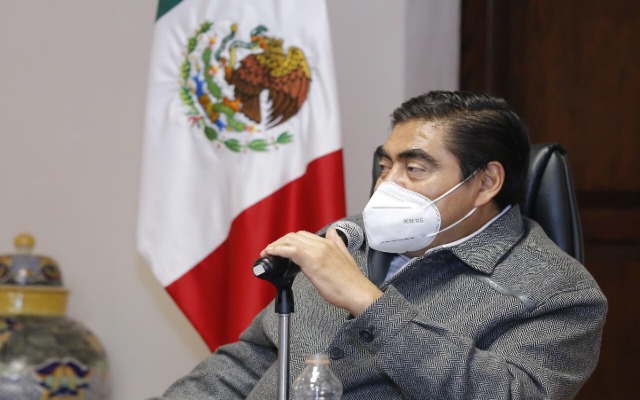 Casos de Covid-19 en Puebla irán en aumento tras festejos del Día de Muertos, advierte Barbosa