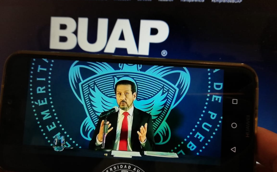 BUAP analizará persecución contra el rector Alfonso Esparza