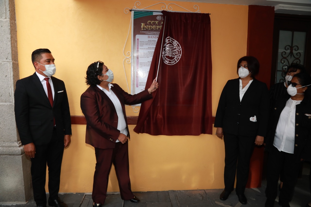 Encabeza Karina Pérez Popoca develación de bando solemne para Fiestas Patrias 2020