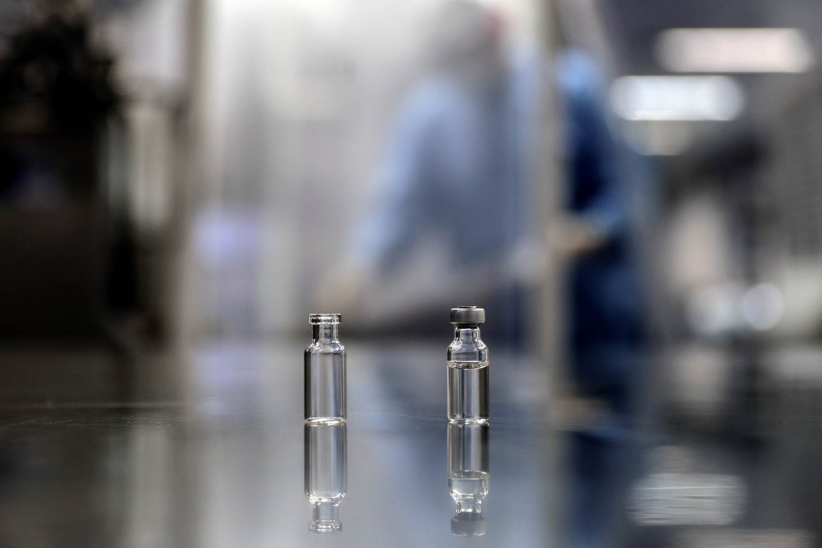 Vacuna de AstraZeneca: es normal que se suspendan ensayos, dice López-Gatell