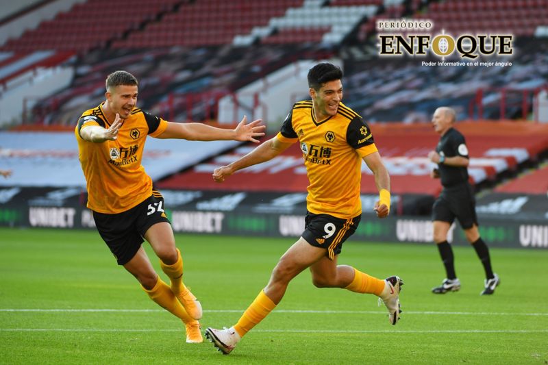 Raúl Jiménez anotó su gol 45 en 100 partidos disputados con Wolverhampton