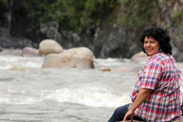 Cuando una empresa se vuelve la principal sospechosa del asesinato de una activista