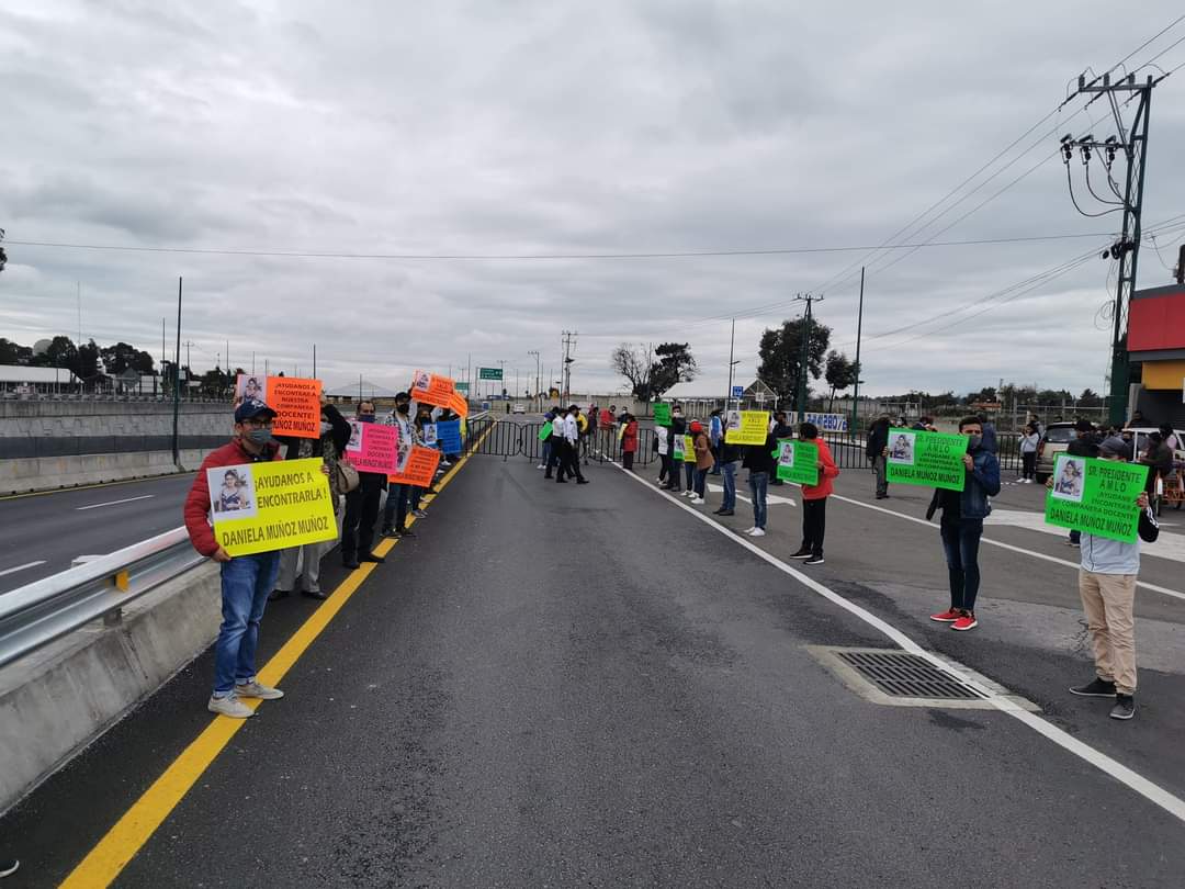 Piden ayuda a AMLO para localizar a maestra desaparecida